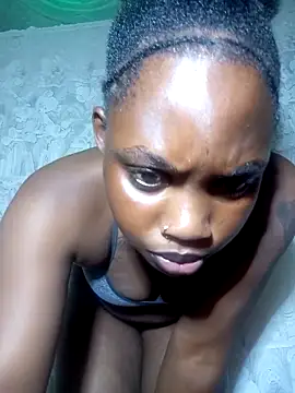 Snapshot of booty_big chatting on 12.03.25 booty big online show from 12.03.25