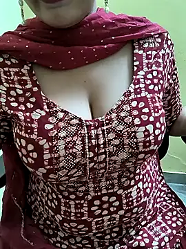 Snapshot of lovely_zara chatting on 12.25.24 lovely zara online show from 12.25.24