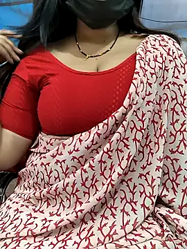 Snapshot of lovely_zara chatting on 02.05.25 lovely zara online show from 02.05.25