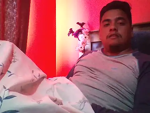 Snapshot of negritoo_xx chatting on 11.19.25 negritoo xx online show from 11.19.25