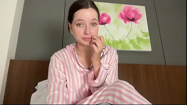 Snapshot of _liatris_ chatting on 12.09.24 liatris online show from 12.09.24