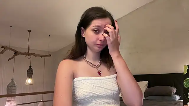 Snapshot of _liatris_ chatting on 02.10.25 liatris online show from 02.10.25