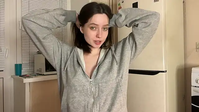 Snapshot of _liatris_ chatting on 09.16.25 liatris online show from 09.16.25