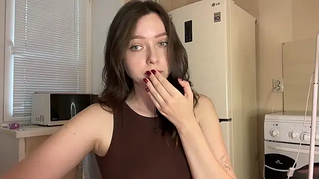 Snapshot of _liatris_ chatting on 09.24.25 liatris online show from 09.24.25