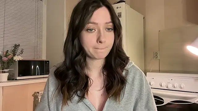 Snapshot of _liatris_ chatting on 11.17.25 liatris online show from 11.17.25