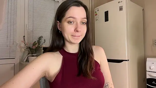 Snapshot of _liatris_ chatting on 11.24.25 liatris online show from 11.24.25