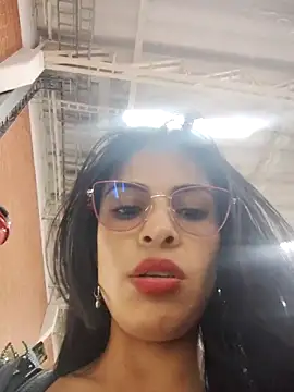 Snapshot of Astrid-- chatting on 11.21.25 Astrid-- online show from 11.21.25