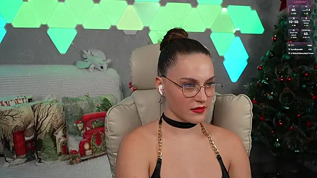Snapshot of HarleyDeess chatting on 12.06.24 HarleyDeess online show from 12.06.24