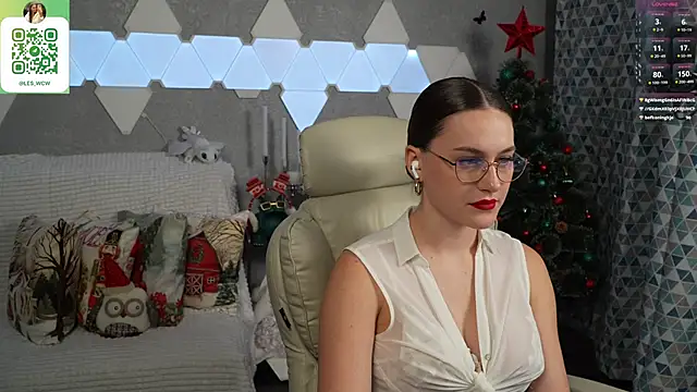 Snapshot of HarleyDeess chatting on 12.21.24 HarleyDeess online show from 12.21.24