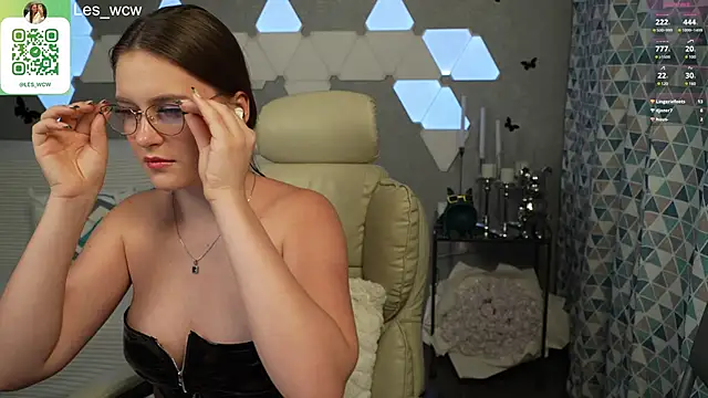 Snapshot of HarleyDeess chatting on 02.04.25 HarleyDeess online show from 02.04.25
