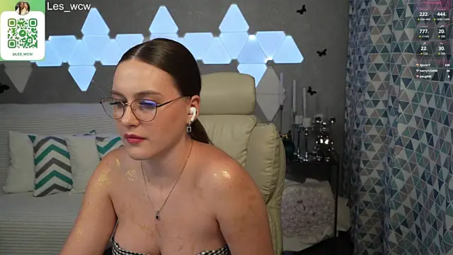 Snapshot of HarleyDeess chatting on 02.20.25 HarleyDeess online show from 02.20.25