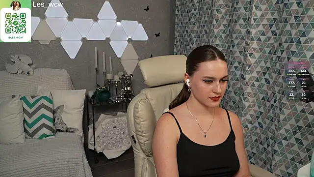 Snapshot of HarleyDeess chatting on 03.20.25 HarleyDeess online show from 03.20.25