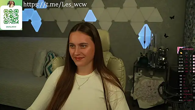 Snapshot of HarleyDeess chatting on 09.28.25 HarleyDeess online show from 09.28.25