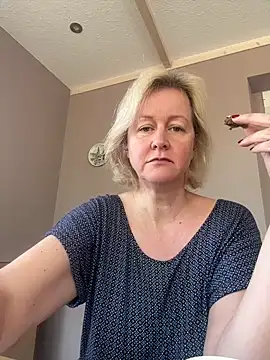 Snapshot of MarleneBloem chatting on 05.24.26 MarleneBloem online show from 05.24.26