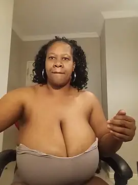 Snapshot of bustylisa1983 chatting on 06.27.26 bustylisa1983 online show from 06.27.26