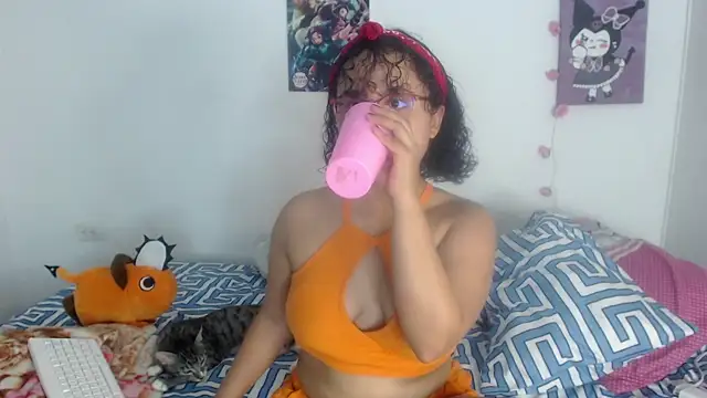 Snapshot of lou_cute chatting on 03.19.25 lou cute online show from 03.19.25