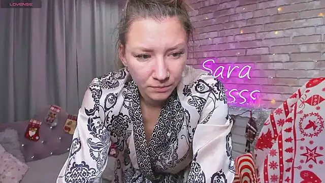 Snapshot of SarahCoksss chatting on 12.20.24 SarahCoksss online show from 12.20.24