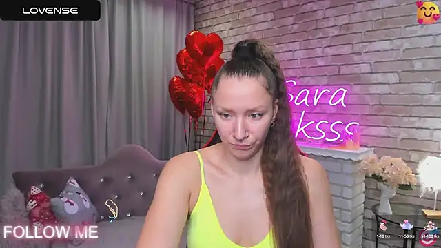Snapshot of SarahCoksss chatting on 02.21.25 SarahCoksss online show from 02.21.25