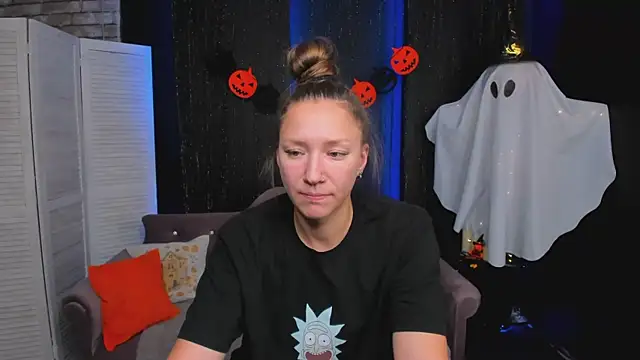 SarahCoksss online show from 10.30.25