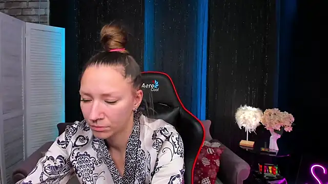 SarahCoksss online show from 12.04.25