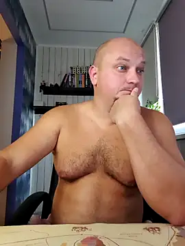 Snapshot of Pandasky chatting on 10.25.25 Pandasky online show from 10.25.25