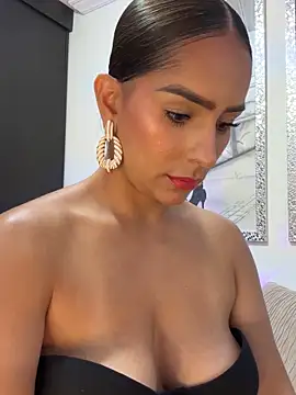 Mau White online show from 10.14.25