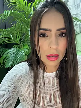 Mau White online show from 12.17.25