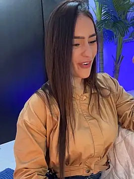 Mau White online show from 02.08.26