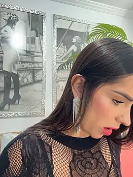 Mau White online show from 04.18.26