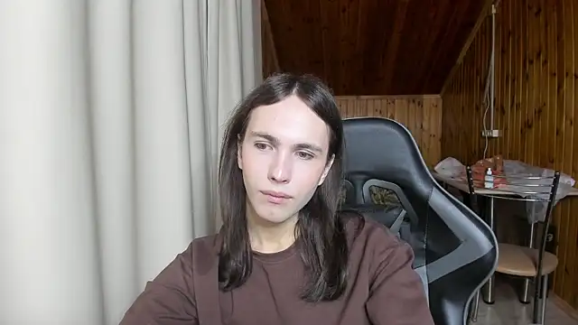 Snapshot of fcherthth chatting on 12.20.24 fcherthth online show from 12.20.24