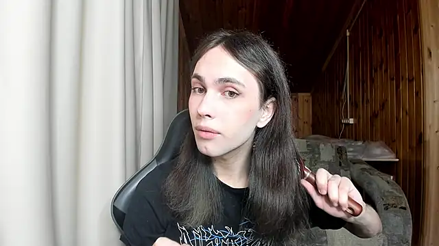Snapshot of fcherthth chatting on 01.21.25 fcherthth online show from 01.21.25