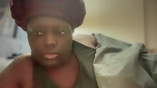 Yagurl  west online show from 02.17.25