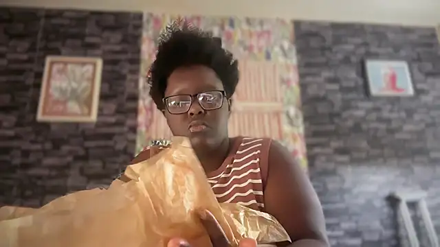 Yagurl  west online show from 10.05.25