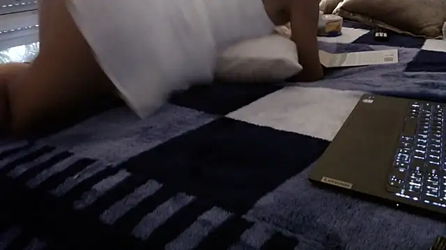 Snapshot of nevertardy13 chatting on 02.25.26 nevertardy13 online show from 02.25.26