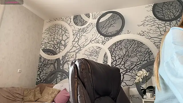 Snapshot of viviann_evans chatting on 05.28.26 viviann evans online show from 05.28.26