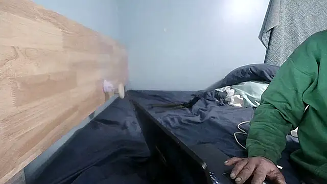 Mshizzle12 online show from 02.17.26