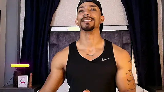 Manolo Hot1 online show from 01.30.25