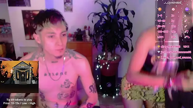 Snapshot of badeyes_crazygoat chatting on 10.24.25 badeyes crazygoat online show from 10.24.25