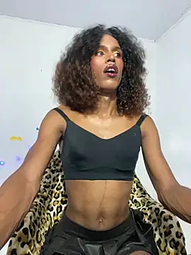 Snapshot of lau_sil chatting on 02.27.26 lau sil online show from 02.27.26