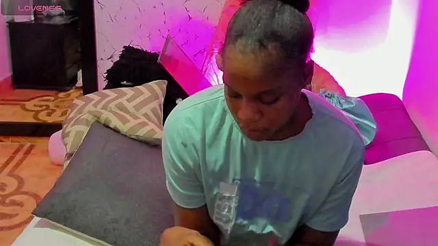 charis hill online show from 12.15.25