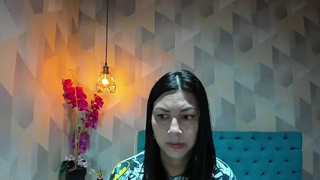 AdaFawxx online show from 12.20.25