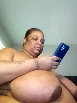 Snapshot of NaughtyHottieBBW chatting on 02.13.25 NaughtyHottieBBW online show from 02.13.25