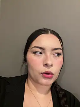 Snapshot of aneesa_darzi chatting on 02.07.25 aneesa darzi online show from 02.07.25