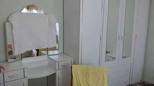 Snapshot of Zoro1999 chatting on 12.11.24 Zoro1999 online show from 12.11.24