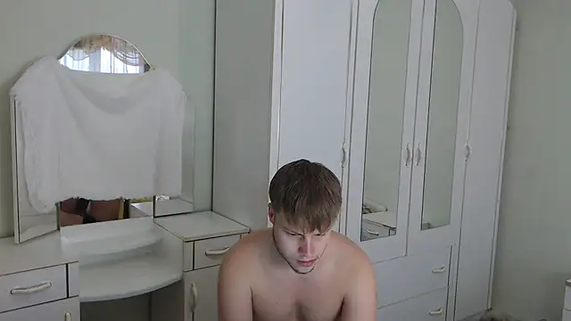 Snapshot of Zoro1999 chatting on 01.10.25 Zoro1999 online show from 01.10.25