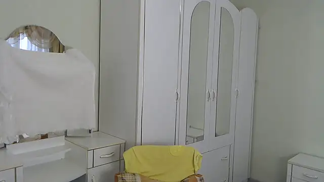 Snapshot of Zoro1999 chatting on 03.19.25 Zoro1999 online show from 03.19.25