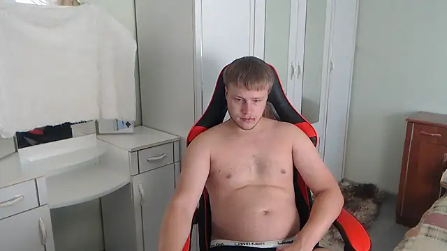 Snapshot of Zoro1999 chatting on 09.15.25 Zoro1999 online show from 09.15.25