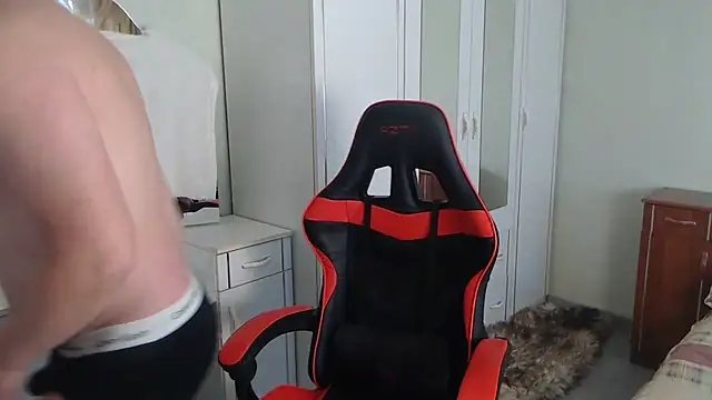 Snapshot of Zoro1999 chatting on 09.19.25 Zoro1999 online show from 09.19.25