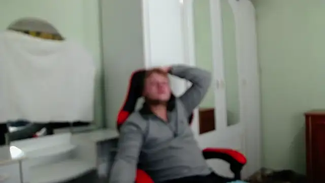 Snapshot of Zoro1999 chatting on 10.03.25 Zoro1999 online show from 10.03.25