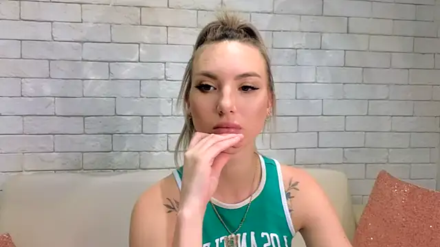 MiaMinx online show from 02.07.25